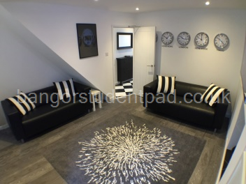 B1_LIVINGROOM