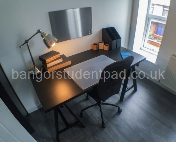 H3_FRONT_UPPER_BEDROOM