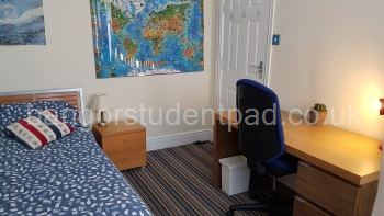 Bedroom 1: 3.0 x 4.0m