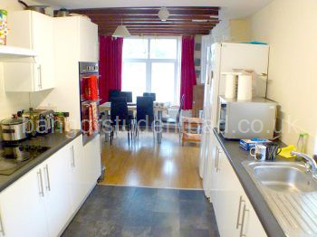 Kitchen/lounge