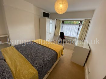 Llofft 2 / Bedroom 2