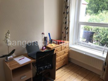 Cosy First Floor Rear Bedroom