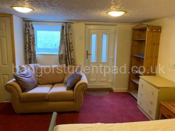 Large double bedroom, with own sofa 