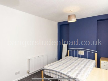 First Floor Large Bedroon