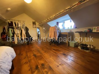 ATTIC BEDROOM 4