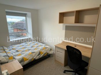 Flat 6 Bedroom/study