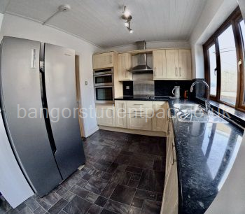 MAIN KITCHEN
