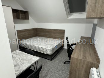 Flat 8 Bedroom/study