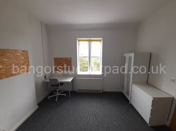 Rm 29 Extra Large Semi Ensuite @ £120 p/w