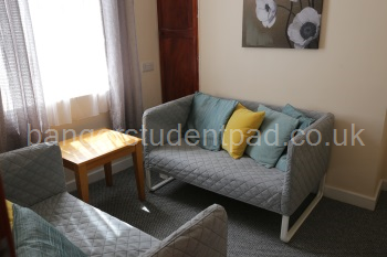 Student Accommodation: COMMUNAL LOUNGE